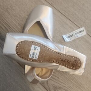 Russian Pointe Rubin Pointe Shoe